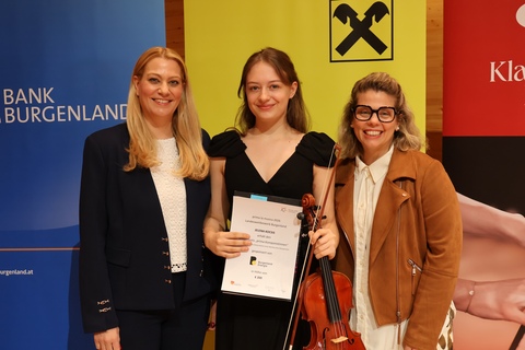 Landesrätin Daniela Winkler gratulierte den jungen Musikerinnen und Musikern bei prima la musica in raiding
