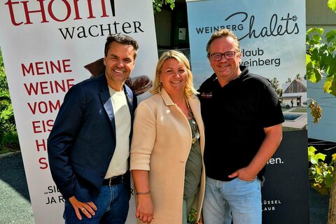 GF Didi Tunkel, Jennifer Plank (Weinberg Chalet) und Winzer Wachter Thom
