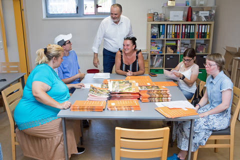 Landeshauptmann Hans Peter Doskozil besichtigte die einzelnen Hilfsbetriebe des Vereines und führte auch zahlreiche Gespräche.