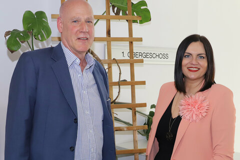Landeshauptmann-Stellvertreterin Mag.a Astrid Eisenkopf mit Dr. Michael Blass (v.r.) bei der Gründung des Burgenländischen Genussbeirates.
