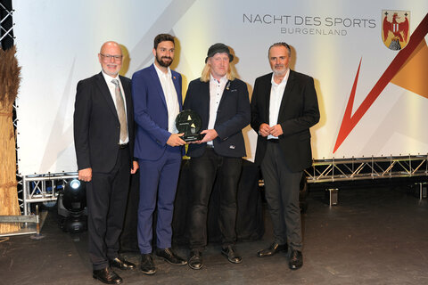 Ehrenpreis des Landeshauptmannes konnte sich das Team Dornau - Union Dornau: Peter Ritter, Präsident Special Olympics Österreich, Betreuer Sebastian Koller, Obmann Ernst Lueger und Landeshauptmann Hans Peter Doskozil