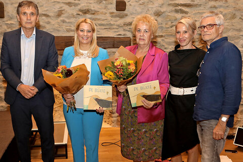 HS-Prof. Mag. Dr. Klaus Novak, Leitung Institut für Fortbildung und Beratung (PPH, Private Pädagogische Hochschule Burgenland), Bildungslandesrätin Mag.a (FH) Daniela Winkler, Landtagsabgeordnete Verena Dunst, Mag.a Ursula Gamauf-Eberhardt, MA (Austrian Centre for Peace Schlaining, ACP) und Kinder- und Jugendanwalt Mag. Christian Reumann (v.l.) nach der Eröffnung.