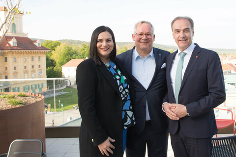 (v.r.n.l.) Landesrat Dr. Leonhard Schneemann, Akad. Vkfm. Erwin Pichler (GrECo Regional Manager Burgenland) und Landeshauptmann-Stellvertreterin Mag.a Astrid Eisenkopf beim Empfang des Risiko- und Versicherungsberaters GrECo in Eisenstadt