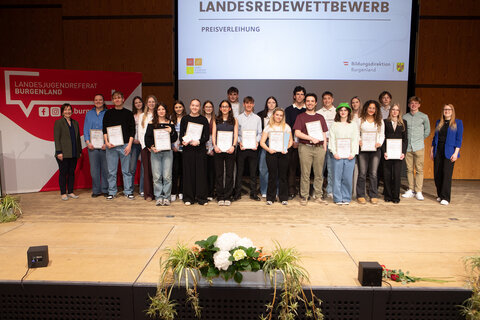 Alle Schülerinnen und Schüler vom Burgenländischen Landesredewettbewerb der Höheren Schulen im Kulturzentrum Oberschützen.