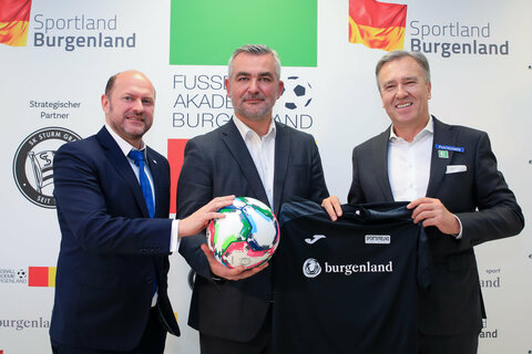 AKA Burgenland gewinnt Double-Gewinner Sturm Graz für Partnerschaft: Sportlandesrat Heinrich Dorner präsentierte gemeinsam mit Sturm Graz-Präsident Christian Jauk und dem Präsidenten des Burgenländischen Fußballverbands (BFV), Johannes Wutzlhofer, die Zusammenarbeit.