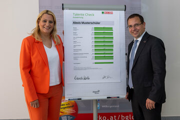 Landesrätin Daniela Winkler und Wirtschaftskammerpräsident Andreas Wirth informierten über die Möglichkeit zum TalenteCheck an heimischen Schulen.