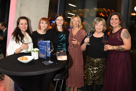 Gute Stimmung bei der Gala in der Hall of Legends im Weingut Scheiblhofer in Andau
