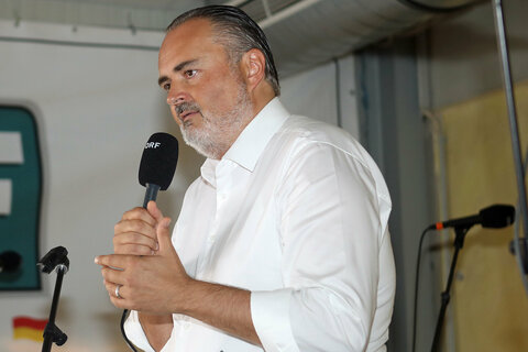 Landeshauptmann Hans Peter Doskozil bei seiner Festrede in der Gemeinde Schandorf anlässlich der 100-jährigen Zugehörigkeit zu Österreich und dem Burgenland.