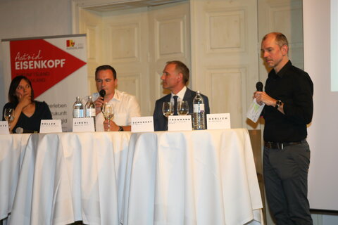 Podiumsdiskussion mit DI Sabine Tomasits, Bürgermeister DI (FH) Wolfgang Koller (Gemeinde Kemeten), Mag. Peter Zinggl und DI Wolfgang Gerlich
