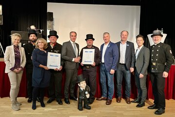 Landesrat Dr. Leonhard Schneemann bei der Eröffnung des neuen Aus- und Weiterbildungszentrums in Mattersburg.