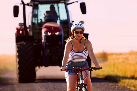 Ein Foto zur Kampagne Rücksicht macht mehr Radfreude für ein sicheres Miteinander im Verkehr