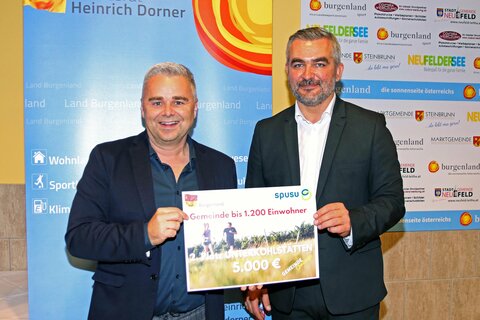 Siegerehrung spusu gemeindechallenge mit Landesrat heinrich Dorner