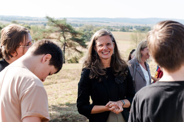 Landeshauptmann-Stellvertreterin Anja Haider-Wallner besuchte im Zuge der zweiten burgenländischen Naturschutzrallye das Artentraining in Rechnitz.