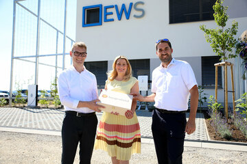 Landesrätin Daniela Winkler mit den EWS-Geschäftsführern Wolfgang Neuhofer (r.) und Lukas Winkler (l.)