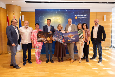 Vertreterinnen und Vertreter der Initiative Winterwunder Burgenland: Landtagsabgeordneter Bürgermeister Gerhard Hutter aus Bad Sauerbrunn, Ehepaar Gollnhuber (Weihnachtshaus Bad Tatzmannsdorf), Burgenland Tourismus-Geschäftsführer Didi Tunkel, KBB-Geschäftsführerin Claudia Priber, Landeshauptmann Hans Peter Doskozil, Mörbisch-Bürgermeisterin Bettina Zentgraf, Carina Halwaz (Gemeinde Mörbisch am See) und Podersdorf Tourismus-Geschäftsführer Rene Lentsch (v.l.).