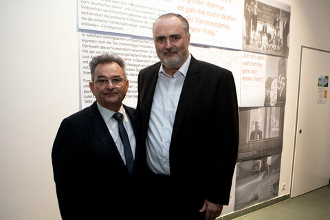 Landeshauptmann Hans Peter Doskozil und Obmann Emmerich Gärtner-Horvath vom Verein Roma-Service.