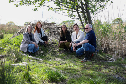 Bibermanagerinnen Tanja Spreitzer-Polleres und Carina Eisenwagner, LH-Stv.in Anja Haider-Wallner sowie Elke Schmelzer und Josef Schuh vom Vorstand des Naturschutzbundes Burgenland (v.l.).
