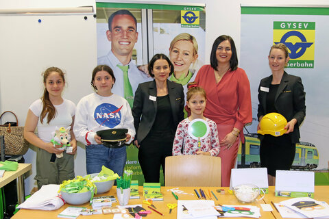 MIni Girls Day 2023 mit Landeshauptmann Stellvertreterin Astrid Eisenkopf
