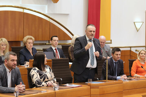 Landeshauptmann Hans Peter Doskozil bei der Regierungserklärung im Plenum des Burgenländischen Landtages