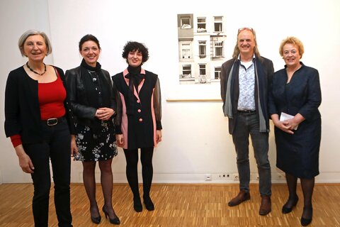 Renate Holpfer, Mag.a Magdalene Freißmuth, Anna Carina Roth, Geschäftsführer Alfred Masal (OHO) und Landtagspräsidentin Verena Dunst (v.l.).