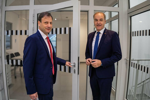 Soziallandesrat Dr. Leonhard Schneemann mit Mag. Rudolf Halbauer.