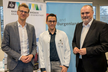 Der Geschäftsführer der Krankenhaus der Barmherzigen Brüder Eisenstadt GmbH, Robert Maurer MSc, MBA, Prim. Dr. Peter Zarits und Landeshauptmann Mag. Hans Peter Doskozil.