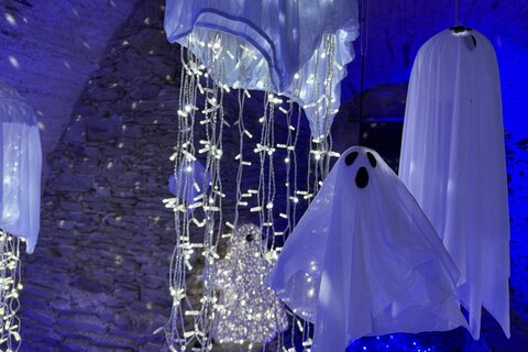 Die Burg erkunden, Burggespenst Schlaini begegnen und gemeinsam Halloween erleben: „Burg Geflüster“ lädt Familien zu einem besonderen Ausflug nach Stadtschlaining ein.