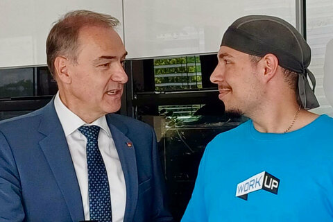 Landesrat Leonhard Schneemann mit Sebastian Griecher