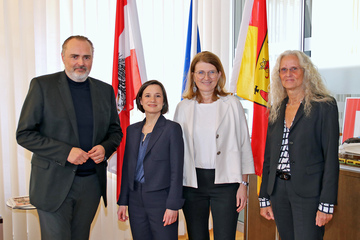Landeshauptmann Hans Peter Doskozil empfing die neue IV-Burgenland-Präsidentin Adelheid Adelwöhrer. V.l.: LH Hans Peter Doskozil, Aniko Benkö, IV Salzburg, IV-Präsidentin Adelheid Adelwöhrer, GF Ingrid Puschautz-Meidl, IV Burgenland