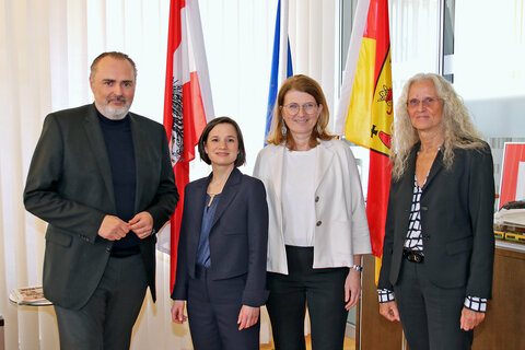 Landeshauptmann Hans Peter Doskozil empfing die neue IV-Burgenland-Präsidentin Adelheid Adelwöhrer. V.l.: LH Hans Peter Doskozil, Aniko Benkö, IV Salzburg, IV-Präsidentin Adelheid Adelwöhrer, GF Ingrid Puschautz-Meidl, IV Burgenland