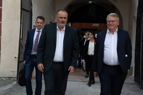 Landeshauptmann Hans Peter Doskozil traf den EU-Kommissar für Beschäftigung und soziale Rechte, Nicolas Schmit, auf der Burg Schlaining zu einem Arbeitsgespräch.