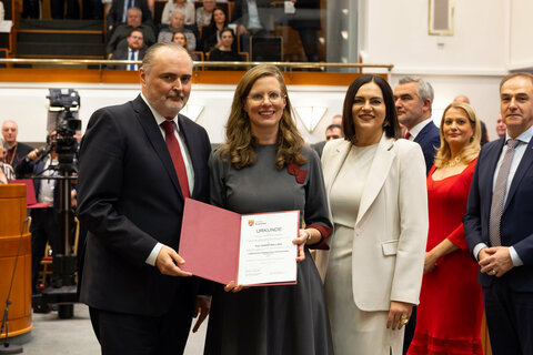 Landtagspräsidentin Astrid Eisenkopf überreichte Anja Haider-Wallner, die am 6. Februar 2025 in der konstituierenden Sitzung des Burgenländischen Landtages für die XXIII. Gesetzgebungsperiode zur Landeshauptmann-Stellvertreterin des Burgenlandes ernannt wurde, das Dekret.
