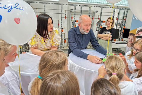 Landeshauptmann-Stellvertreterin Mag.a Astrid Eisenkopf lud heute, Samstag, in den Campus der FH Pinkafeld zum dritten Forscherinnentag für Mädchen im Alter von neun bis elf Jahren.