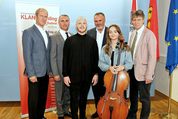 Präsentierten die Highlights des Festivals „KLANGfruehling Burg Schlaining 2019“: Geschäftsführer Werner Glösl, Bürgermeister Markus Szelinger, Michael Postmann, Landeshauptmann Hans Peter Doskozil, Künstlerin Anna Maria Niemiec, künstlerischer Leiter Gerhard Krammer 