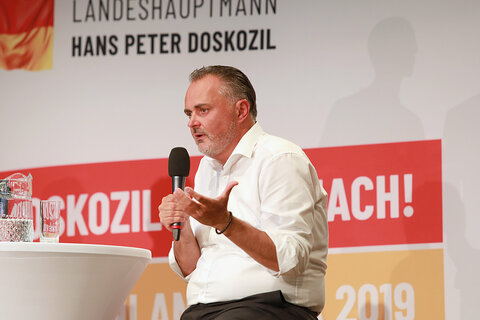 Landeshauptmann Hans Peter Doskozil beim Auftakt der Burgenland-Tour am Montag in Mattersburg