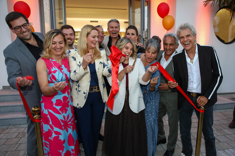 Florian Roehlich (Kabarett-Duo Flo & Wisch), Bürgermeisterin Bettina Zentgraf, David Krammer (Kabarett-Duo Flo & Wisch), Landesrätin Daniela Winkler, Andreas Vitásek, KBB-Geschäftsfüjrerin Claudia Priber, Generalintendant Alfons Haider, Marion Vera Forster, Alexander Reza Tavakoli und Thomas Brezina
