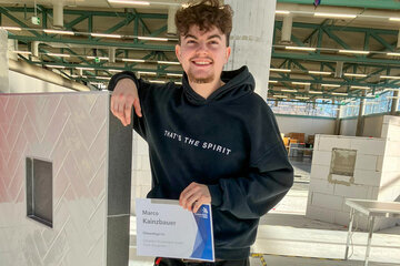 Vizestaatsmeister Marco Kainzbauer, Ceramico Campus, Landesfachschule für Keramik, Fliese und Ofenbau Stoob