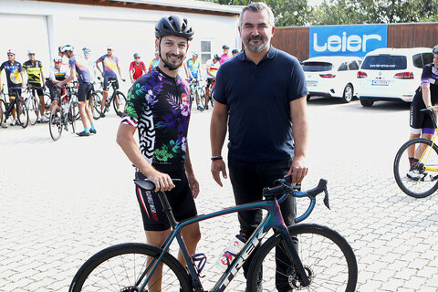 Sport-Landesrat Mag. Heinrich Dorner mit Organisator Michael Knopf (v.r.).