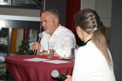 Landeshauptmann Hans Peter Doskozil bei der Burgenland-Tour am Montag in Neudörfl