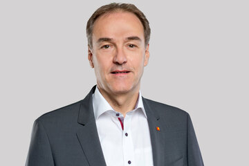 LR Dr. Leonhard Schneemann