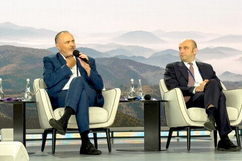 Anlässlich eines Panels beim „Carpathian 8 Summit“ in Bukovel diskutierte Landeshauptmann Hans Peter Doskozil mit dem ukrainischen Wirtschaftsminister Oleksandr Kravchenko und hochrangigen Wirtschaftsvertretern über die wirtschaftlichen Chancen der Karpatenregion.