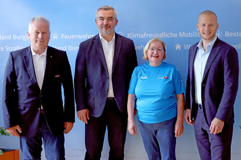 Gaben den Startschuss zur Ausschreibung der Wolfgang Mesko Talente-Trophy 2025 (v. l.): Robert Zsifkovits, Präsident des ASVÖ Burgenland, Sportlandesrat Heinrich Dorner, Karin Ofner, Präsidentin der SPORTUNION Burgenland und ASKÖ Burgenland Präsident Maximilian Köllner (Archivbild)