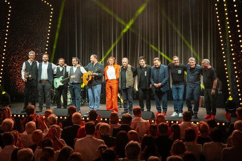 Der neue Intendant des KULTUR SOMMER GÜSSING, Andreas Vitásek, eröffnete am Freitag seine erste Saison mit einer „All Stars Gala“ mit Größen der österreichischen Kabarettszene.