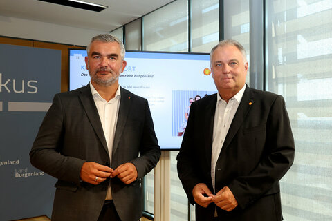 LAndesrat Heinrich Dorner zieht Bilanz über ein Jahr Burgenländisches Anrufsammeltaxi