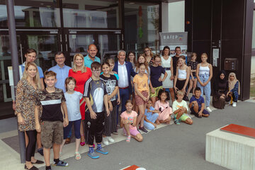 Landesrätin Mag. (FH) Daniela Winkler besuchte das Lern- & Feriencamp in Oberwart.