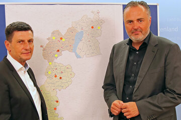 Soziallandesrat Christian Illedits und Landeshauptmann Hans Peter Doskozil präsentierten die neue Pflege Service Burgenland GmbH.