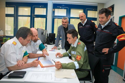 Stefan Lomosits (3.v.r.) von der Freiwilligen Feuerwehr Draßburg, ist einer der erfolgreichen Prüflinge zum FLA in Gold