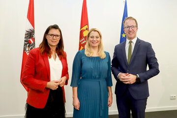 (v.l.) Landesrätin Mag.a Sara Schaar (Kärnten), Landesrätin Mag. (FH) Daniela Winkler (Burgenland) und Landesrat Christian Gantner (Vorarlberg) nach der Konferenz der FlüchtlingsreferentInnen im burgenländischen Parndorf.