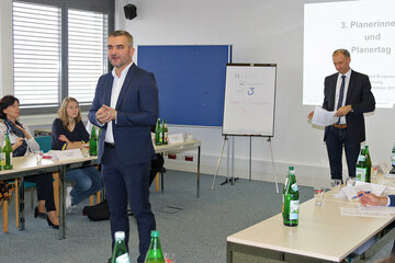 Infrastrukturlandesrat Heinrich Dorner begrüßte die FachexpertInnen beim 3. PlanerInnentag im Landhaus in Eisenstadt.