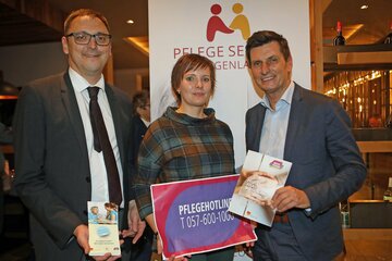 Soziallandesrat Christian Illedits, Pflege- und Sozialberaterin im Bezirk Neusiedl, DGKP Sandra Fartek, und Geschäftsführer Harald Keckeis, Pflegeservice Burgenland GmbH (v.r.).
